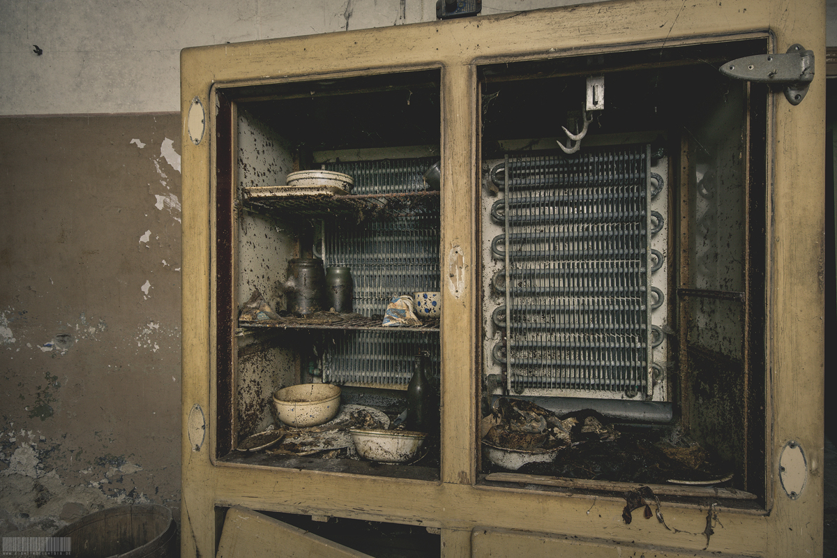 alter Kühlschrank