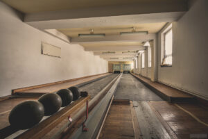 Das verlassene Kulturhaus Sport Frei mit Ballsaal und Kegelbahn in Sachsen - Lost Places