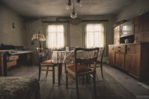 Verlassenes Wohnhaus im Erzgebirge - Lost Places Sachsen - Wohnzimmer - Das Haus der Strickerin
